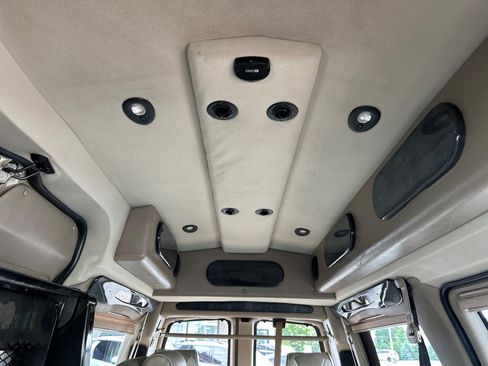 Used 2008 Chevrolet Express 1500 w/ Preferred Equipment Group RWD image 36