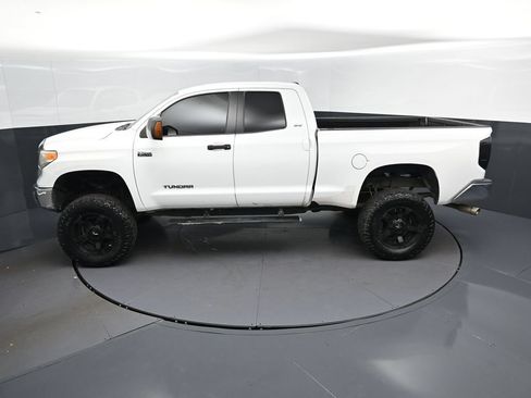 Used 2016 Toyota Tundra SR5 w/ SR5 Upgrade Package AWD/4WD image 32