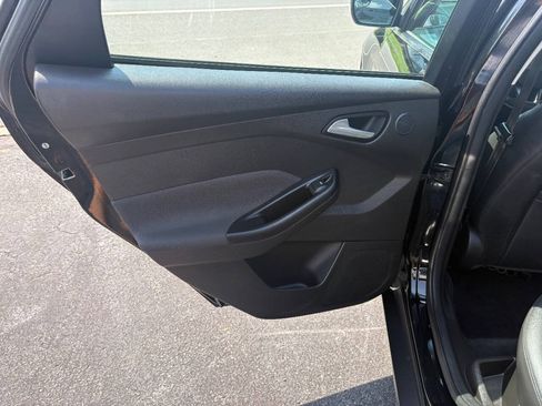 Used 2016 Ford Focus SE w/ Equipment Group 201A FWD image 24