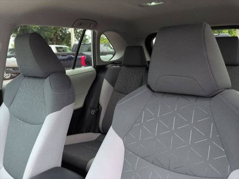 Certified 2021 Toyota RAV4 XLE AWD/4WD image 8