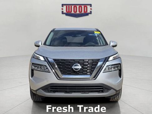 Used 2022 Nissan Rogue SV image 2