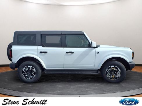 New 2026 Ford Bronco Outer Banks image 25