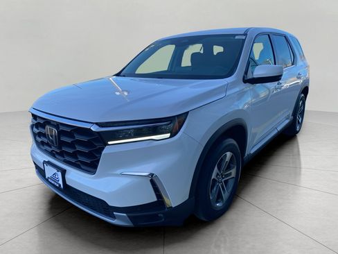 Used 2025 Honda Pilot EX-L image 3