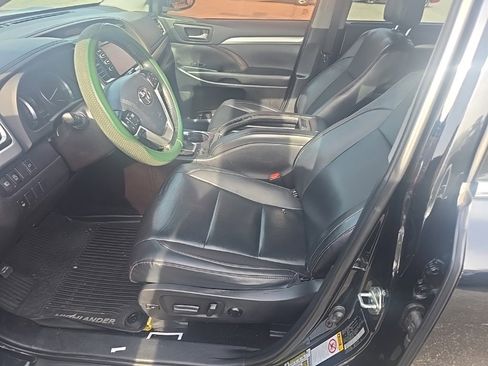 Used 2019 Toyota Highlander XLE w/ Protection Package #3 image 13