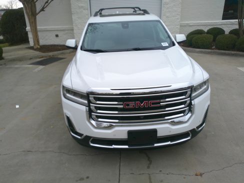 Used 2021 GMC Acadia SLT w/ Technology Package image 3