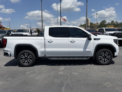 Used 2023 GMC Sierra 1500 AT4 w/ AT4 Premium Package AWD/4WD image 11