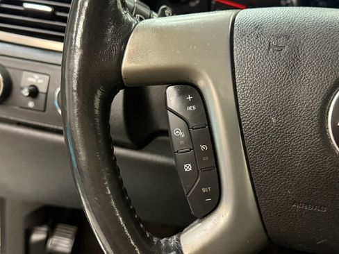 Used 2012 Chevrolet Avalanche LTZ image 29