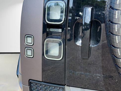 New 2026 Land Rover Defender 110 OCTA image 10