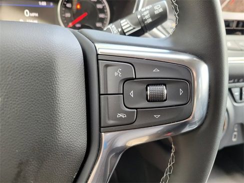 Used 2025 Chevrolet Blazer LT image 34