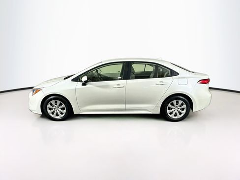 Used 2021 Toyota Corolla LE FWD image 4