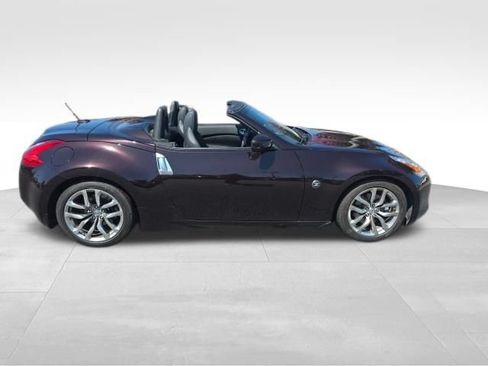 Used 2010 Nissan 370Z Touring RWD image 13