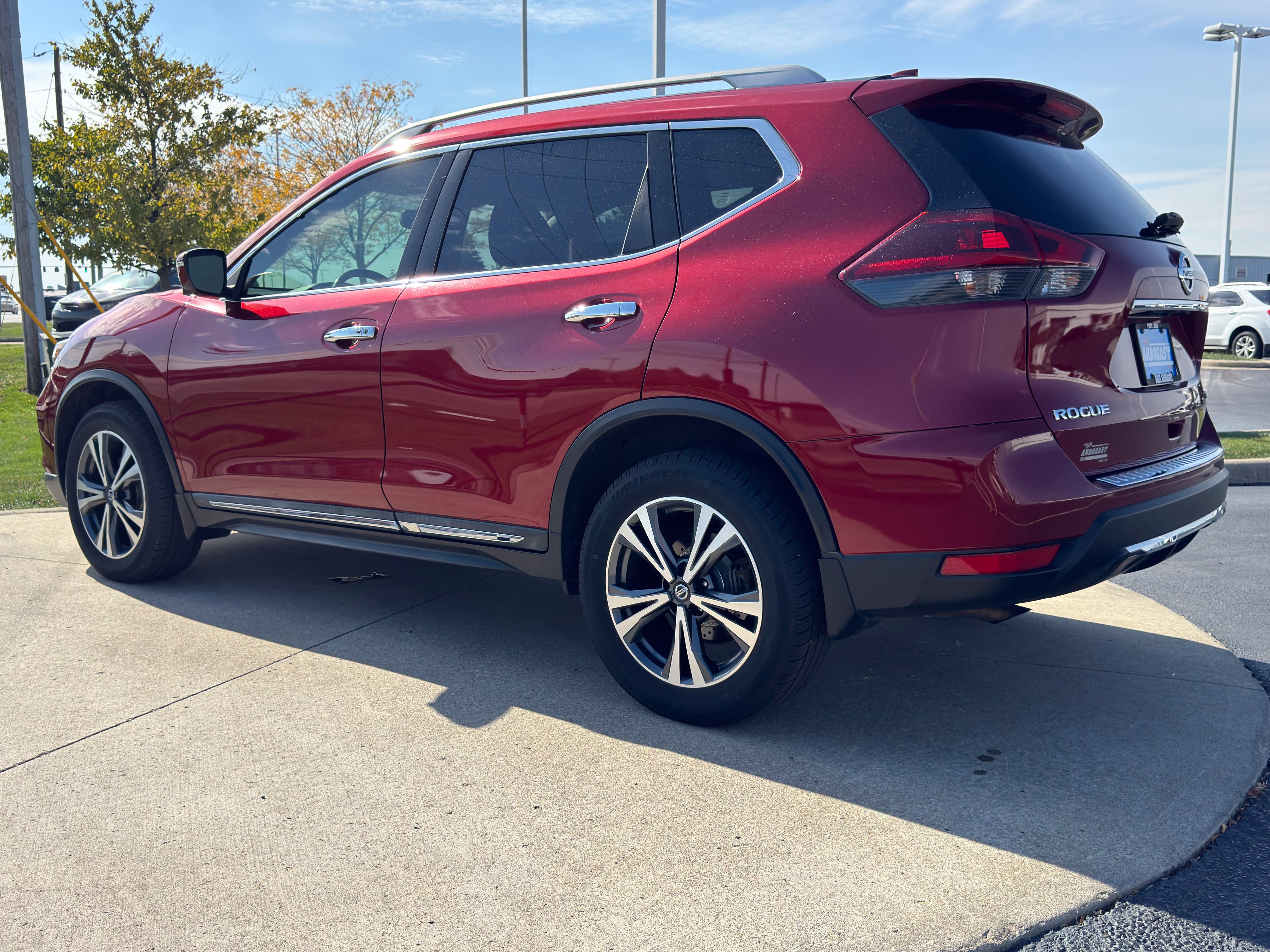 Used 2018 Nissan Rogue SL w/ Premium Package AWD/4WD image 5