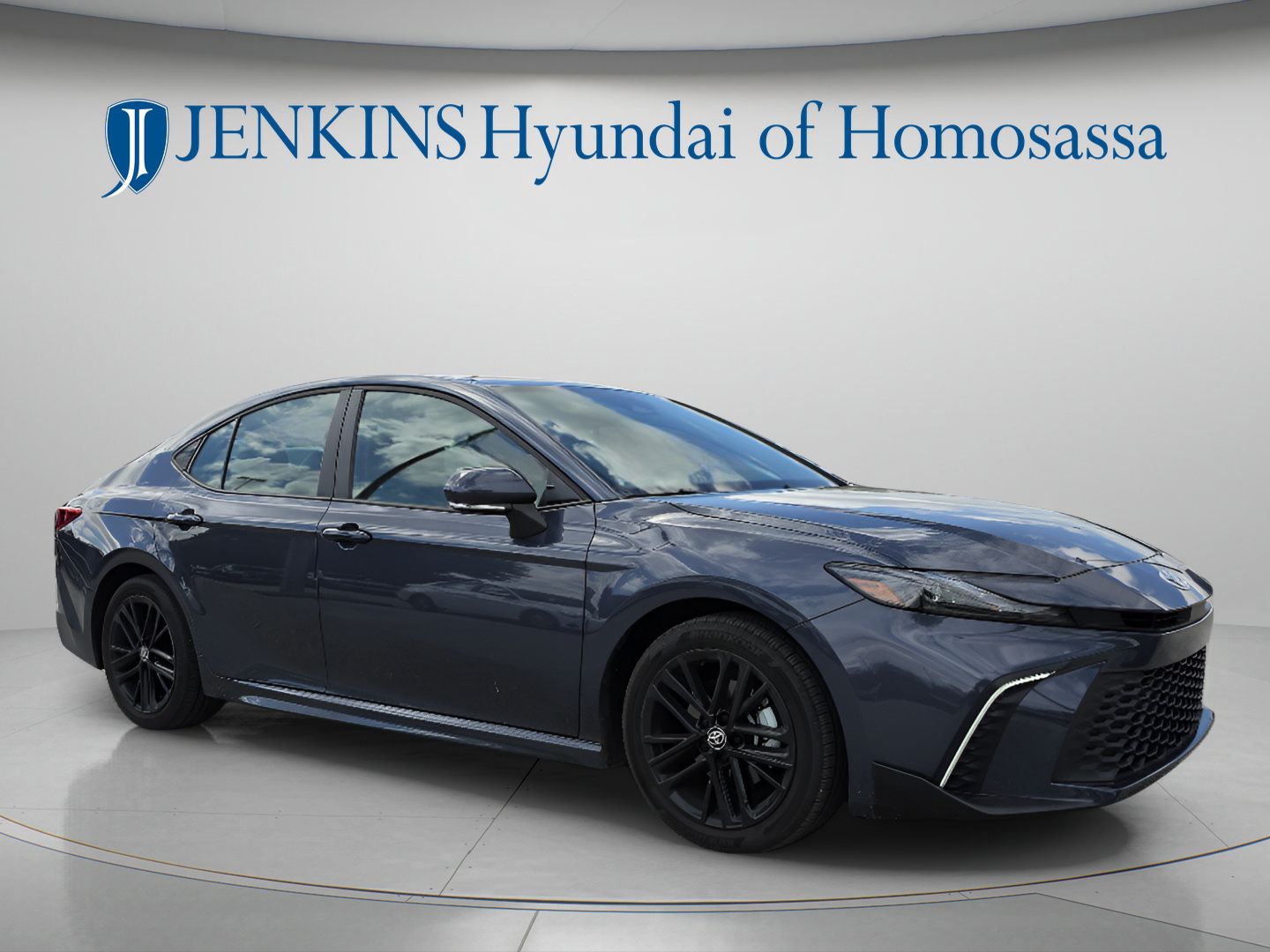 Used 2026 Toyota Camry SE w/ Convenience Package FWD image 1