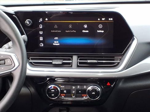 Certified 2024 Chevrolet Trax ACTIV image 17