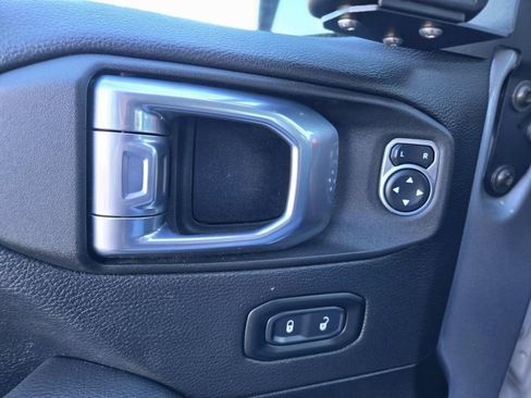 Used 2021 Jeep Wrangler Unlimited Rubicon image 42