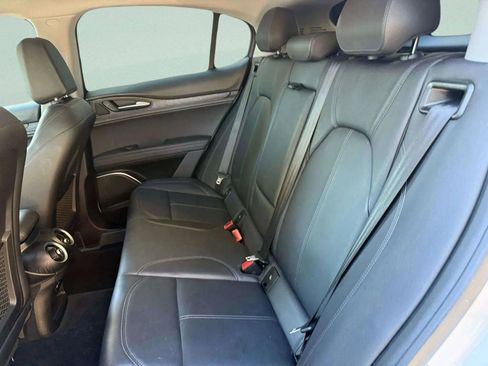 Used 2020 Alfa Romeo Stelvio Sprint w/ Nero Edizione image 15