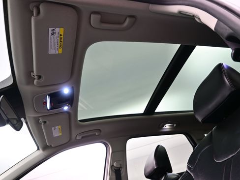 Used 2024 Kia Sorento S w/ Panoramic Sunroof Package AWD/4WD image 19