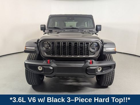 Used 2024 Jeep Wrangler Unlimited Rubicon AWD/4WD image 2