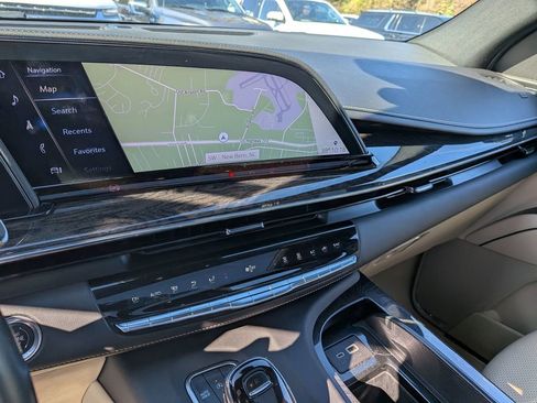 Certified 2023 Cadillac Escalade Premium Luxury w/ Performance Package image 18