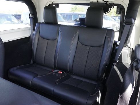Used 2017 Jeep Wrangler Sahara AWD/4WD image 20
