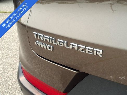 Used 2021 Chevrolet TrailBlazer ACTIV w/ Sun and Liftgate Package AWD/4WD image 11