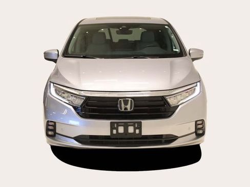 Used 2024 Honda Odyssey Touring image 3