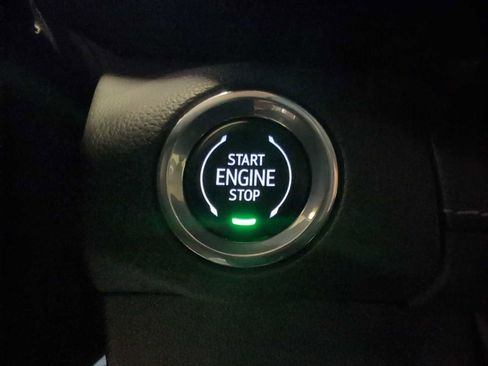 Used 2023 Buick Envision Essence AWD/4WD image 17