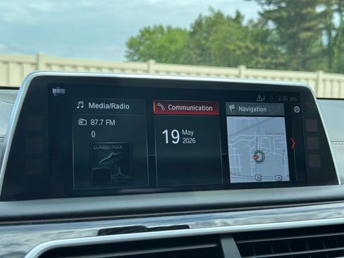 Used 2018 BMW 750i xDrive AWD/4WD image 37