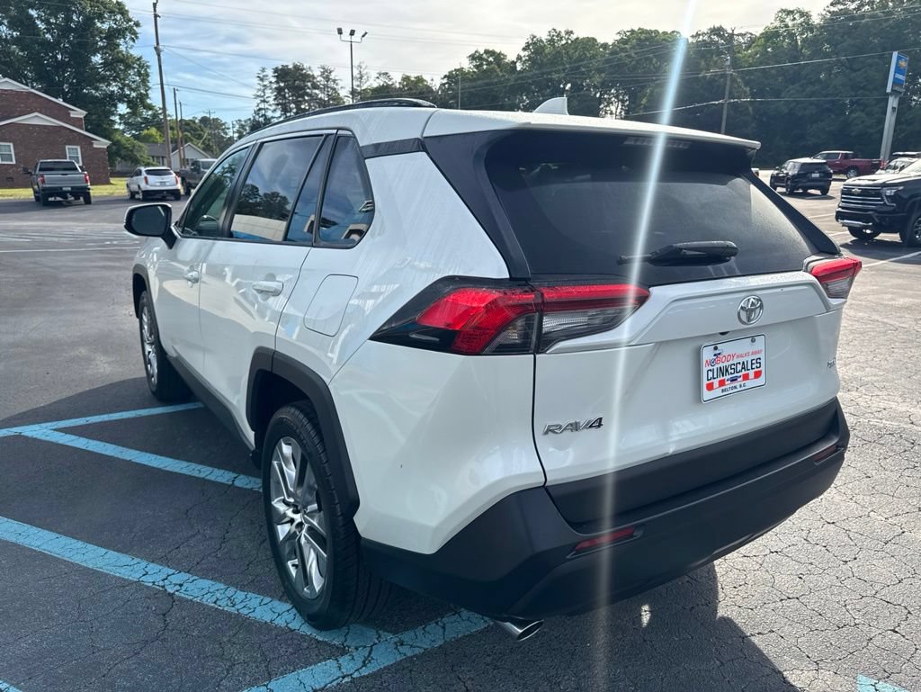 Used 2021 Toyota RAV4 XLE Premium FWD image 5