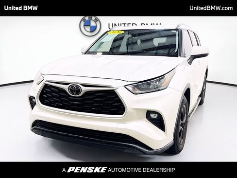 Used 2020 Toyota Highlander XLE FWD image 1