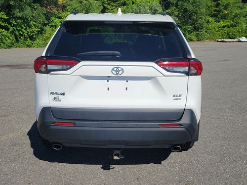 Used 2020 Toyota RAV4 XLE w/ Convenience Package AWD/4WD image 6