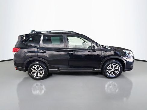 Used 2023 Subaru Forester Premium AWD/4WD image 10