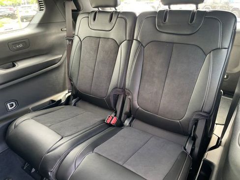 New 2025 Jeep Grand Cherokee L Altitude image 23