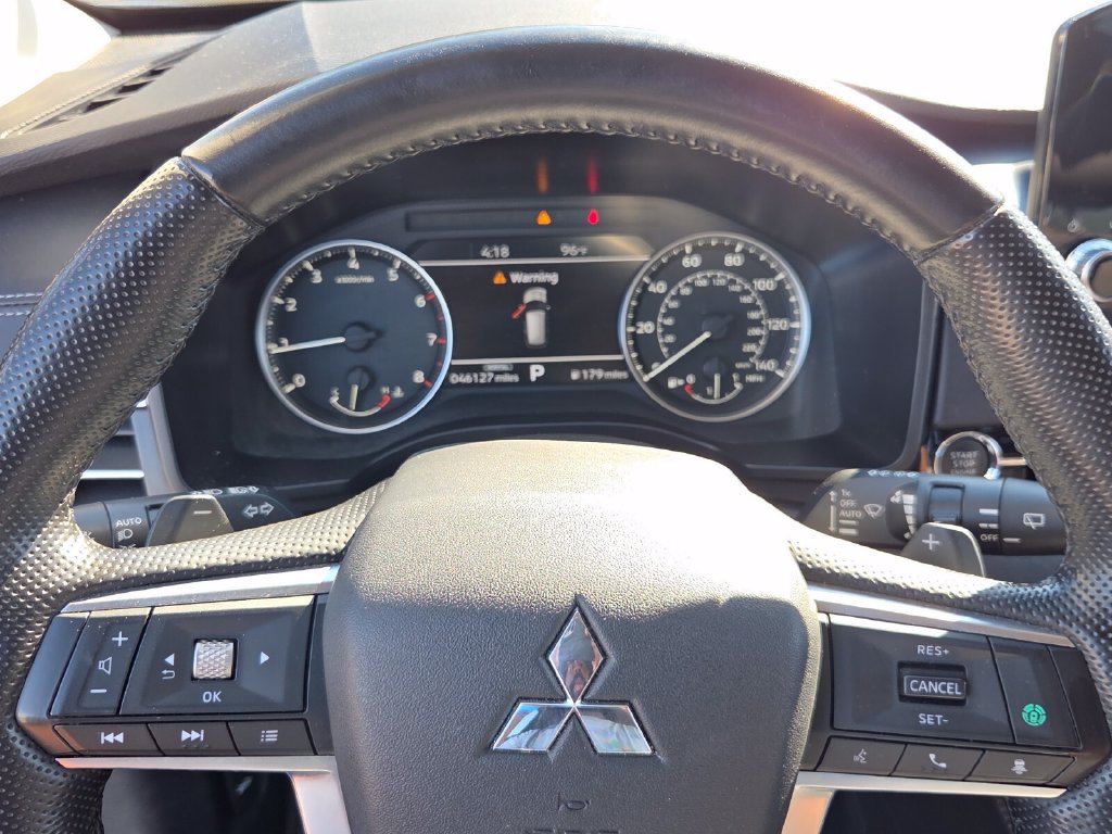 Used 2024 Mitsubishi Outlander AWD image 24