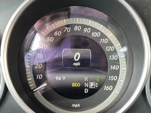 Used 2014 Mercedes-Benz E 350 4MATIC Sedan image 18