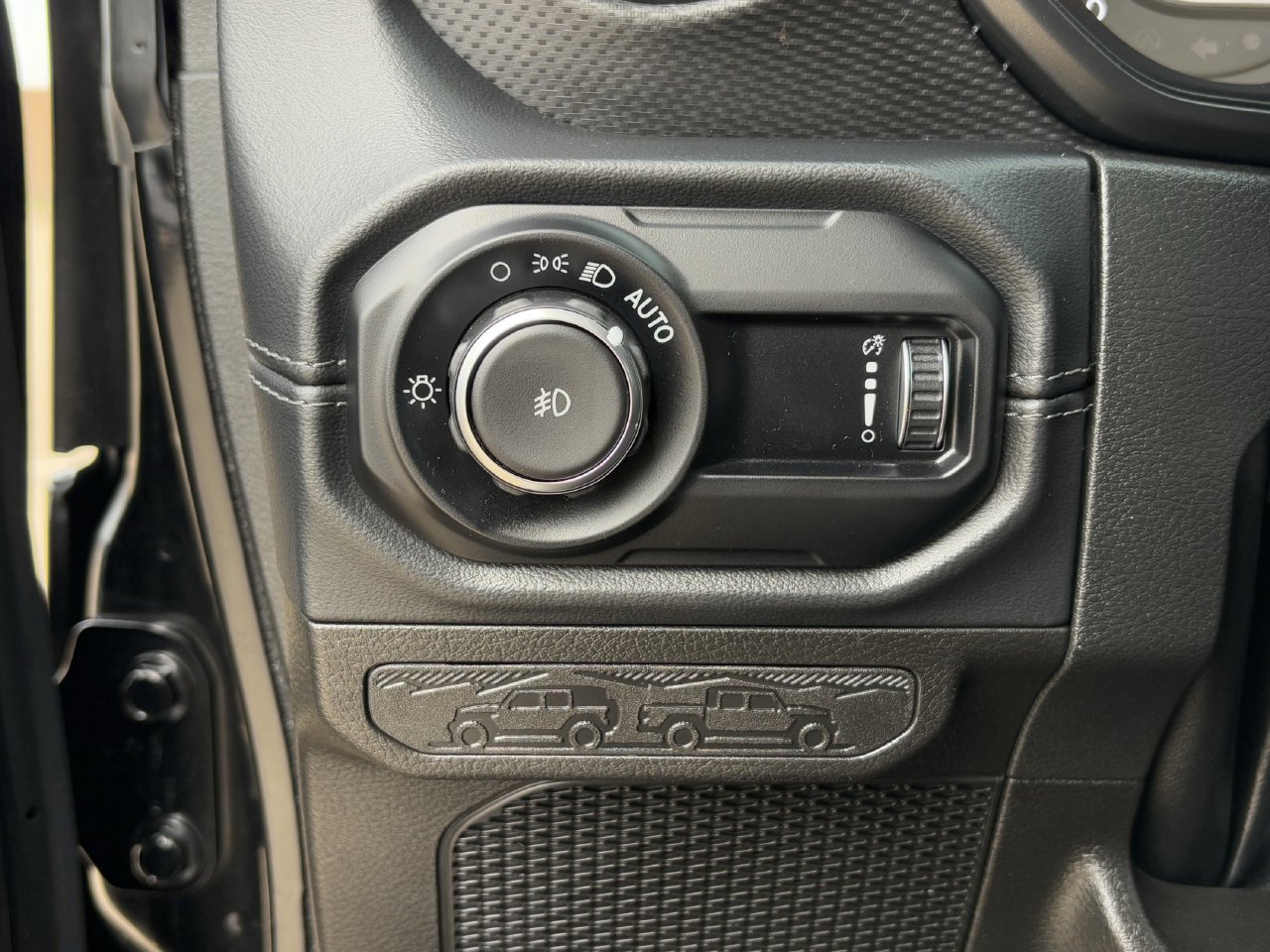 Used 2024 Jeep Wrangler Unlimited Rubicon AWD/4WD image 25