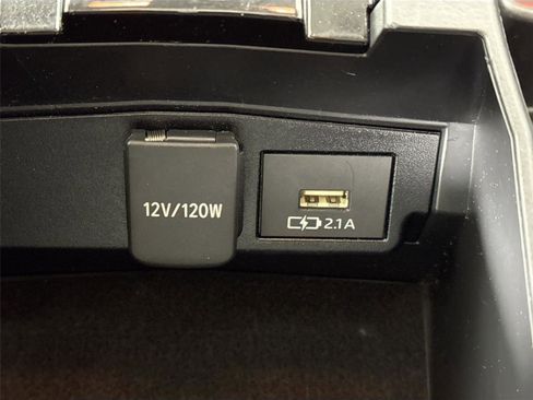 Used 2020 Toyota Corolla LE image 32