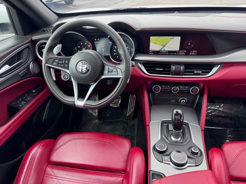 Used 2019 Alfa Romeo Stelvio Ti Sport w/ Quick Order Package 22S Sport AWD/4WD image 19
