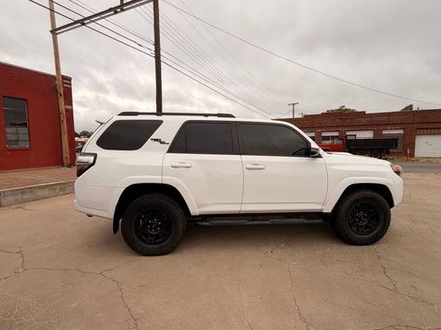 Used 2021 Toyota 4Runner TRD Off-Road Premium w/ Moonroof Package AWD/4WD image 8