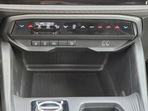 New 2026 Jeep Cherokee Limited image 32