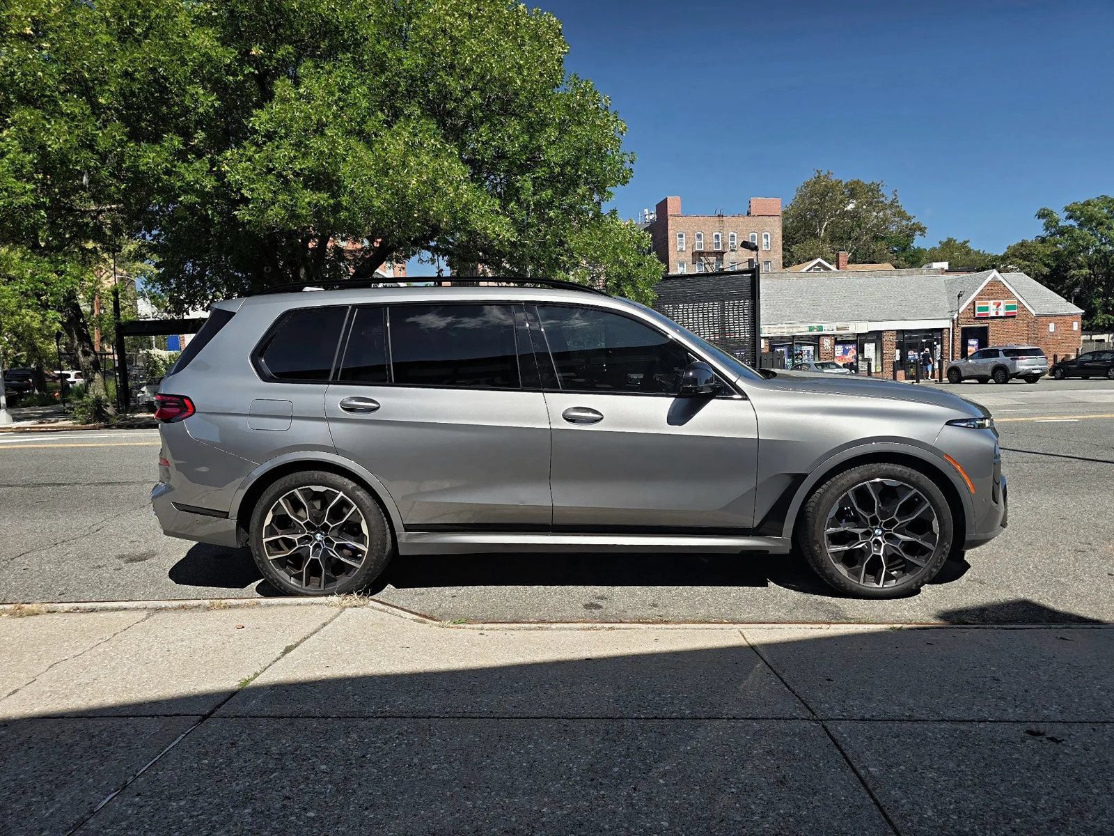Used 2024 BMW X7 M60i w/ Executive Package AWD/4WD image 6