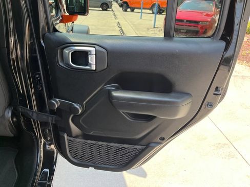 Used 2021 Jeep Wrangler Unlimited Sport AWD/4WD image 25