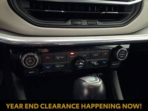 Used 2022 Jeep Compass Limited image 17