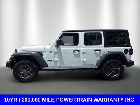 Used 2025 Jeep Wrangler Unlimited Sport AWD/4WD image 2