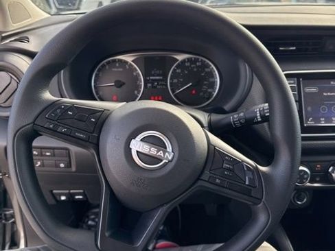 Certified 2025 Nissan Kicks Play S image 17