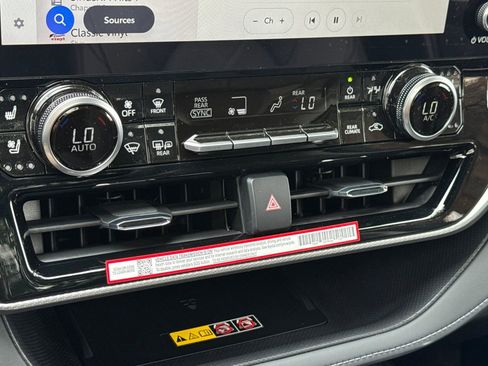 New 2026 Toyota Highlander Platinum AWD/4WD image 26