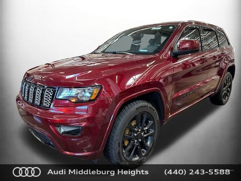Used 2020 Jeep Grand Cherokee Altitude image 2