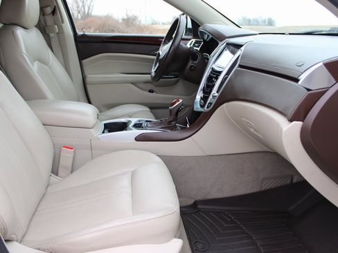 Used 2015 Cadillac SRX Luxury w/ Driver Awareness Package image 19