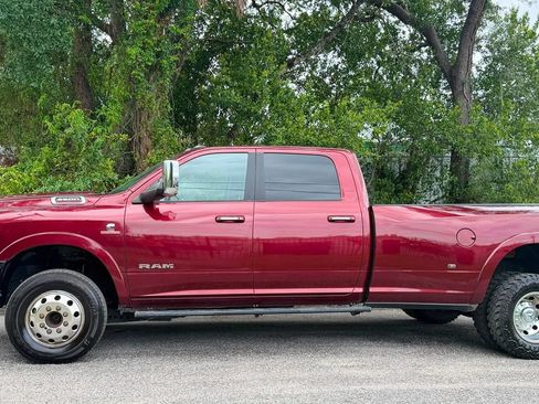 Used 2022 RAM 3500 Laramie AWD/4WD image 3