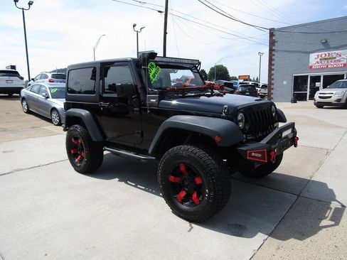 Used 2016 Jeep Wrangler Sport AWD/4WD image 2
